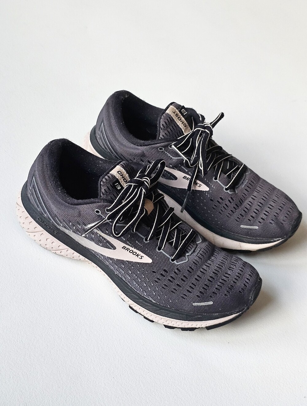 Brooks Ghost 13 Running Shoes Women's Size 8 B Gray Violet Pink Neutral Cushion